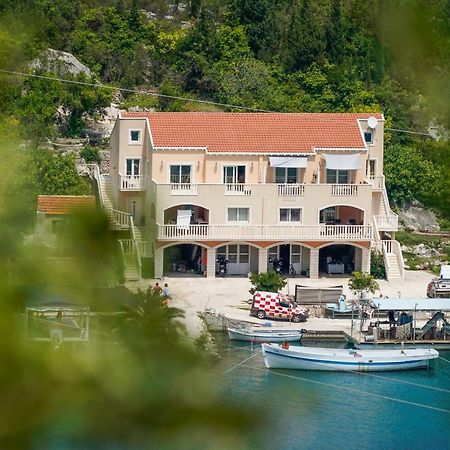 Apartmani Ponta Ston Eksteriør billede