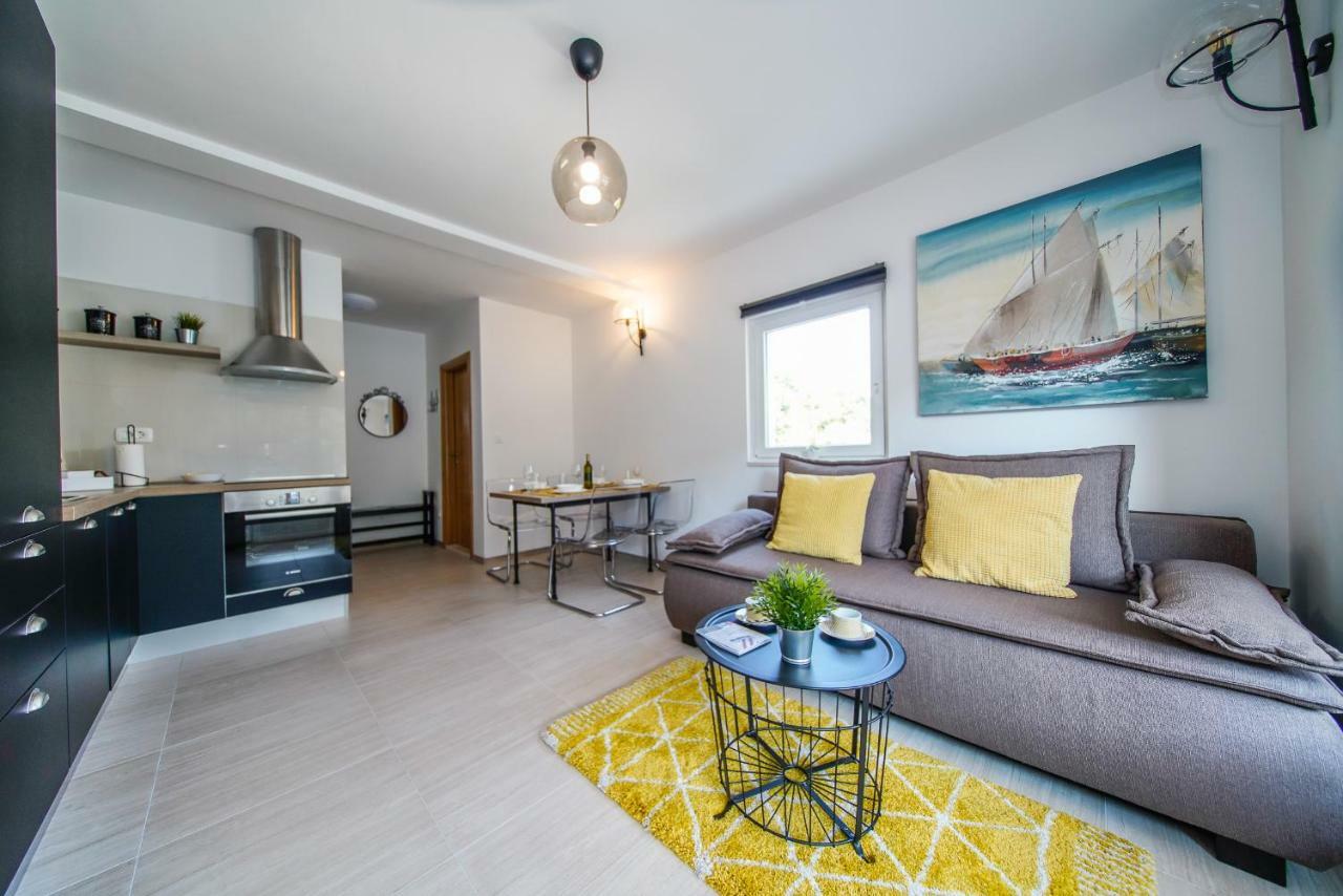 Apartmani Ponta Ston Eksteriør billede